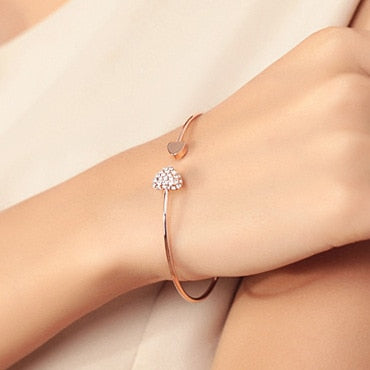 ADJUSTABLE CRYSTAL DOUBLE HEART BOW BRACELET